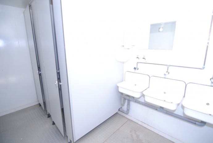 Sanitaire unit ca. 4x3m. HS-1092