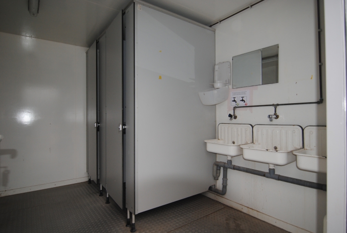 Sanitaire unit ca. 4x3m. HS-1092