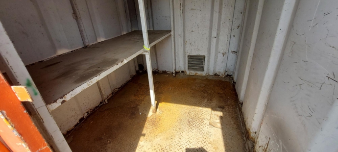Container 8ft. met ingebouwde degelijke stelling HS-1402