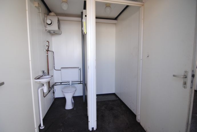 Unit 10x3 pantry en toilet HS-1510