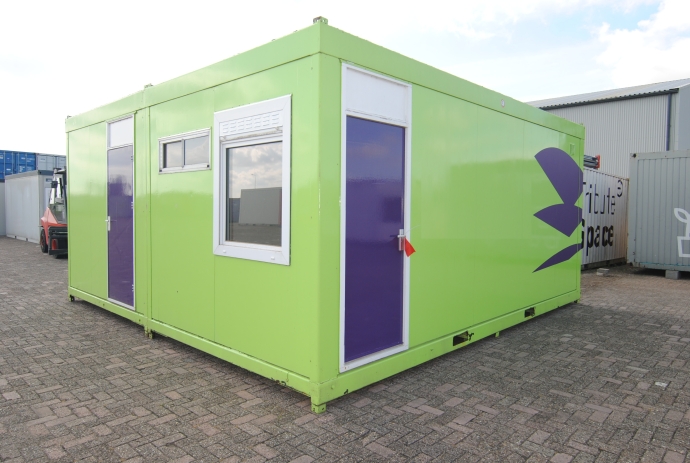 Tweedelig geschakeld gebouw HS-1533