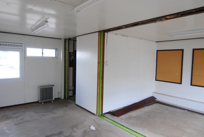 Tweedelig geschakeld gebouw HS-1533