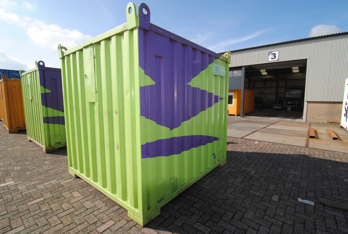 8ft container met stelling HS-1536