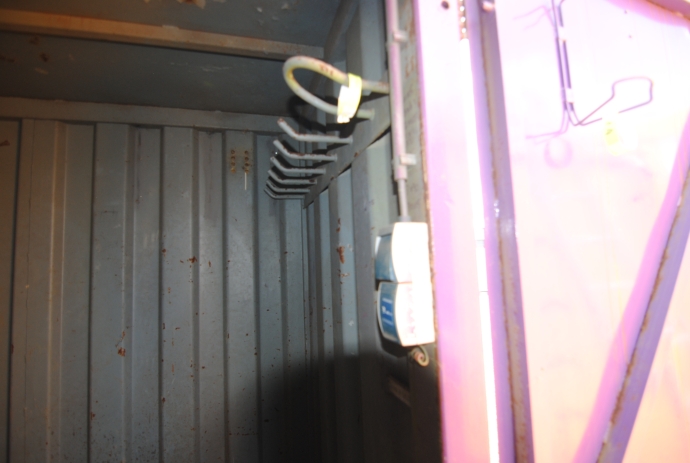 8ft container met stelling HS-1540