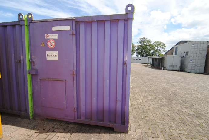 8ft container met stelling HS-1540