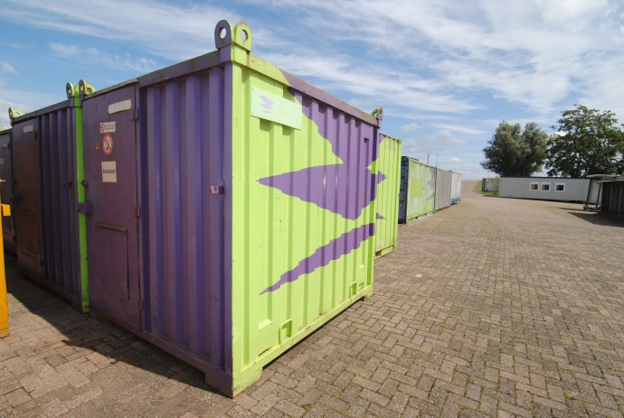 8ft container met stelling HS-1540
