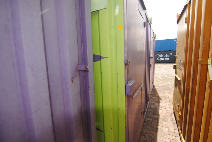 8ft container met stelling HS-1541
