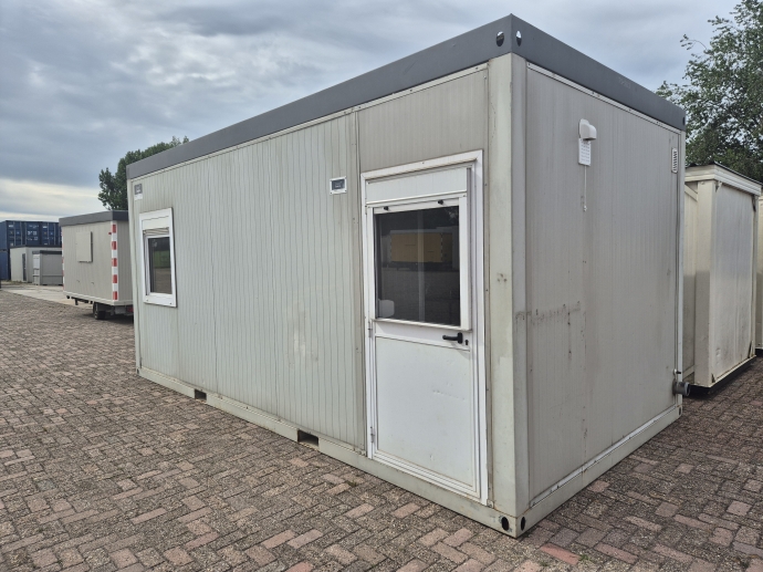 Unit met toilet en pantry 6x3m. TS-203