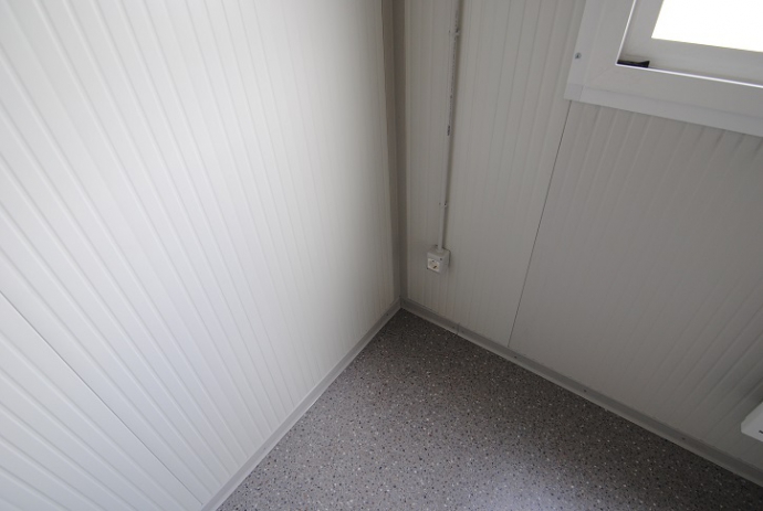 JONG GEBRUIKT units 6x3m. leeg ! Ref. HS-951-952