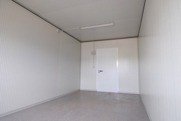 JONG GEBRUIKT units 6x3m. leeg ! Ref. HS-951-952