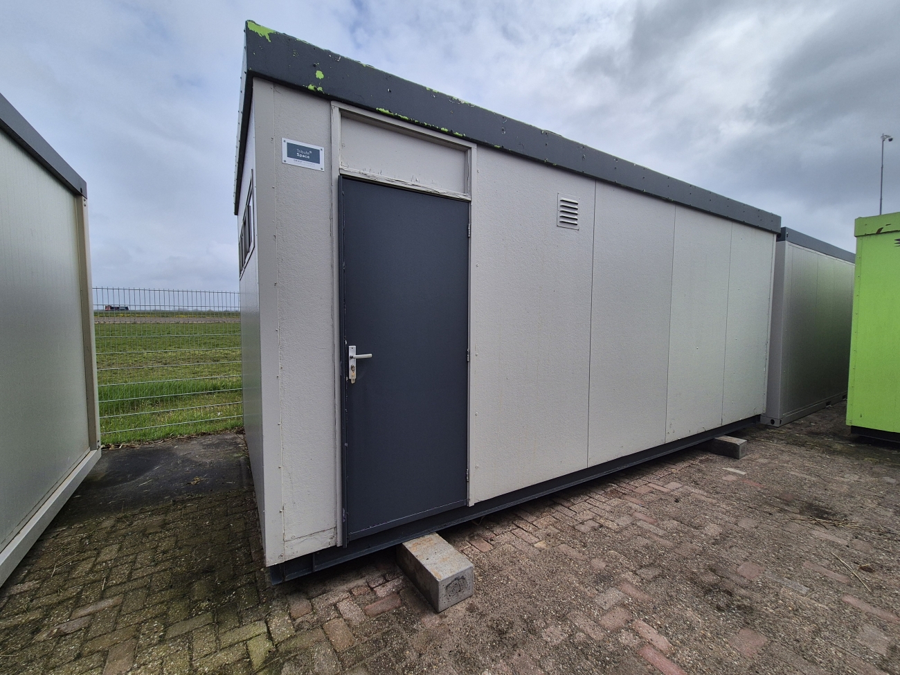 Unit sanitair dames en heren 6x3m. HS-877