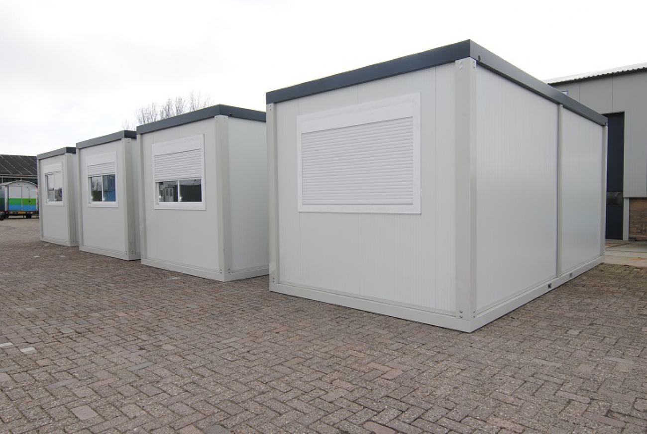 JONG GEBRUIKT units 6x3m. leeg ! Ref. HS-951-952