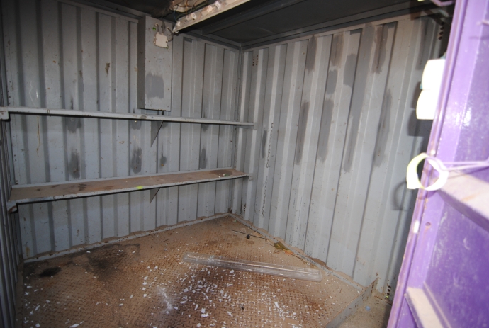 8ft container met stelling HS-1541