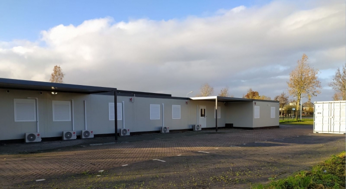 Unitgebouw als tijdelijk kantoor, kantine of kleedruimte